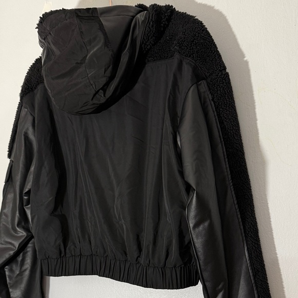 Alo Sherpa Utility Gear Black Bobmer Jacket small - Picture 5 of 11